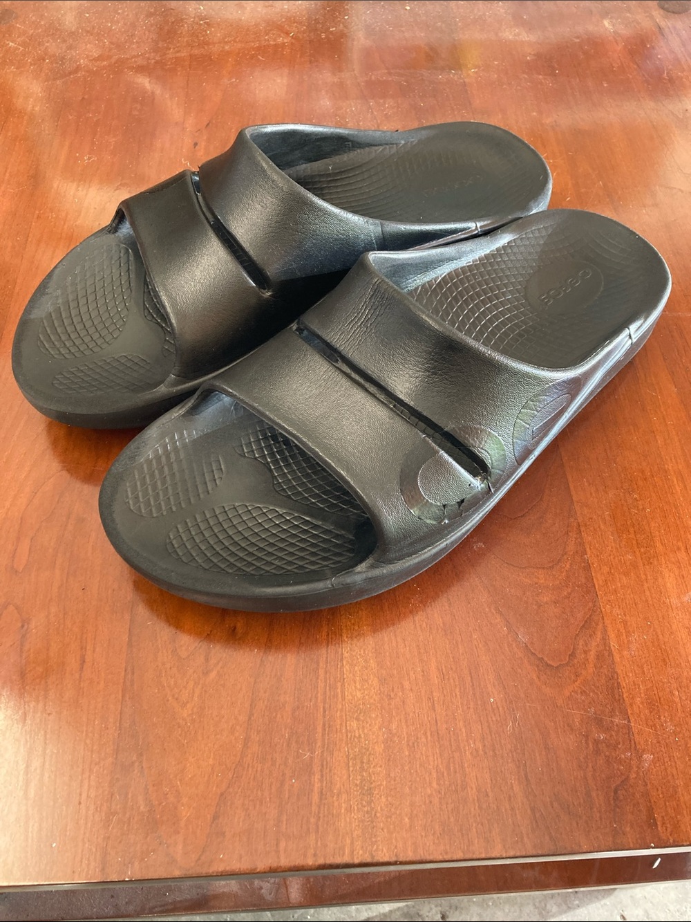 Oofos Ooahh Recovery Slides Sandals - Black - Men’s Size 9 Women’s 11